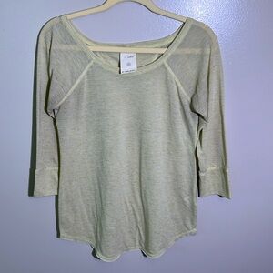Women’s Size M 3/4 Length Pale Yellow Go.Make.Noise shirt